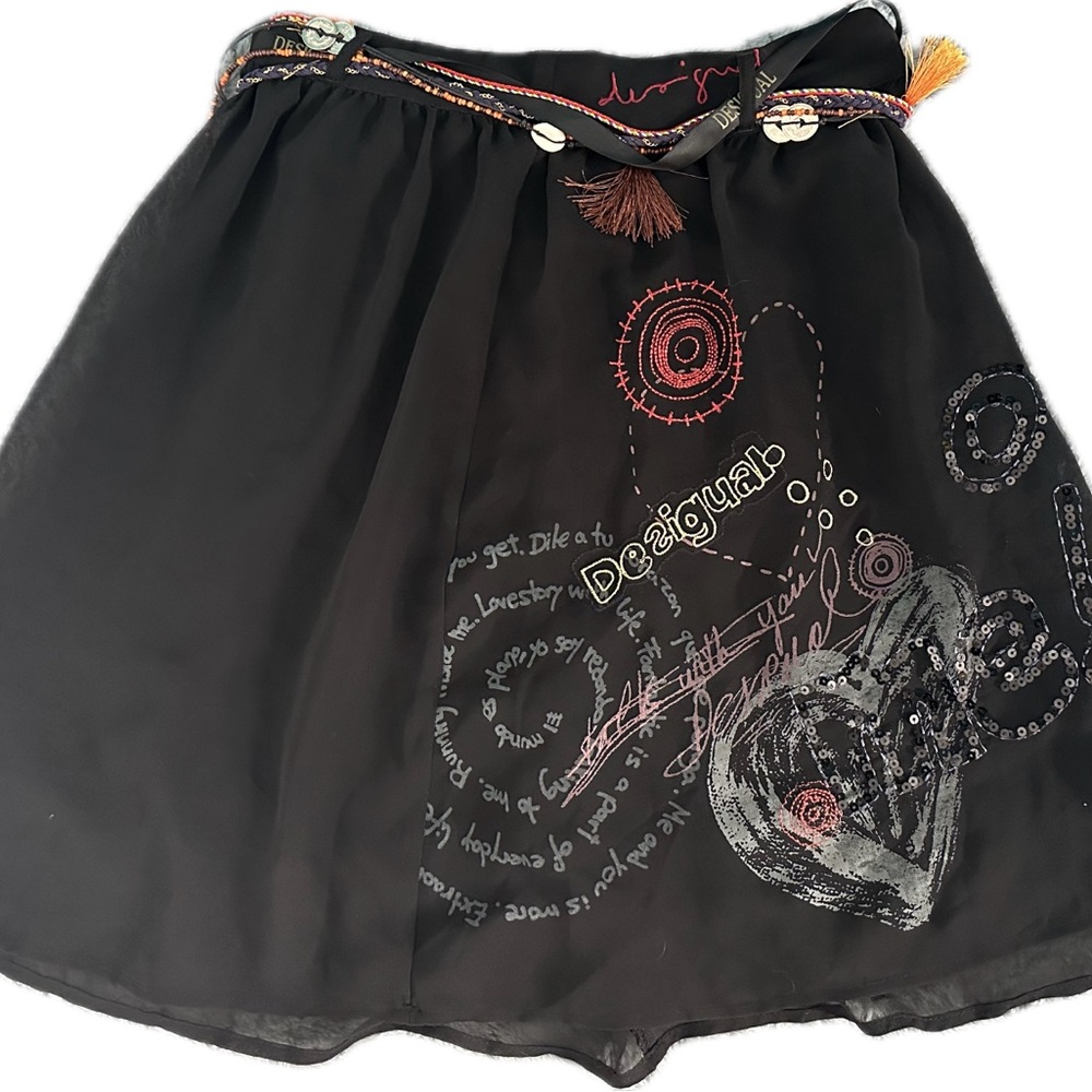NOWT Deisgual Embroidered Floral Skirt with belt